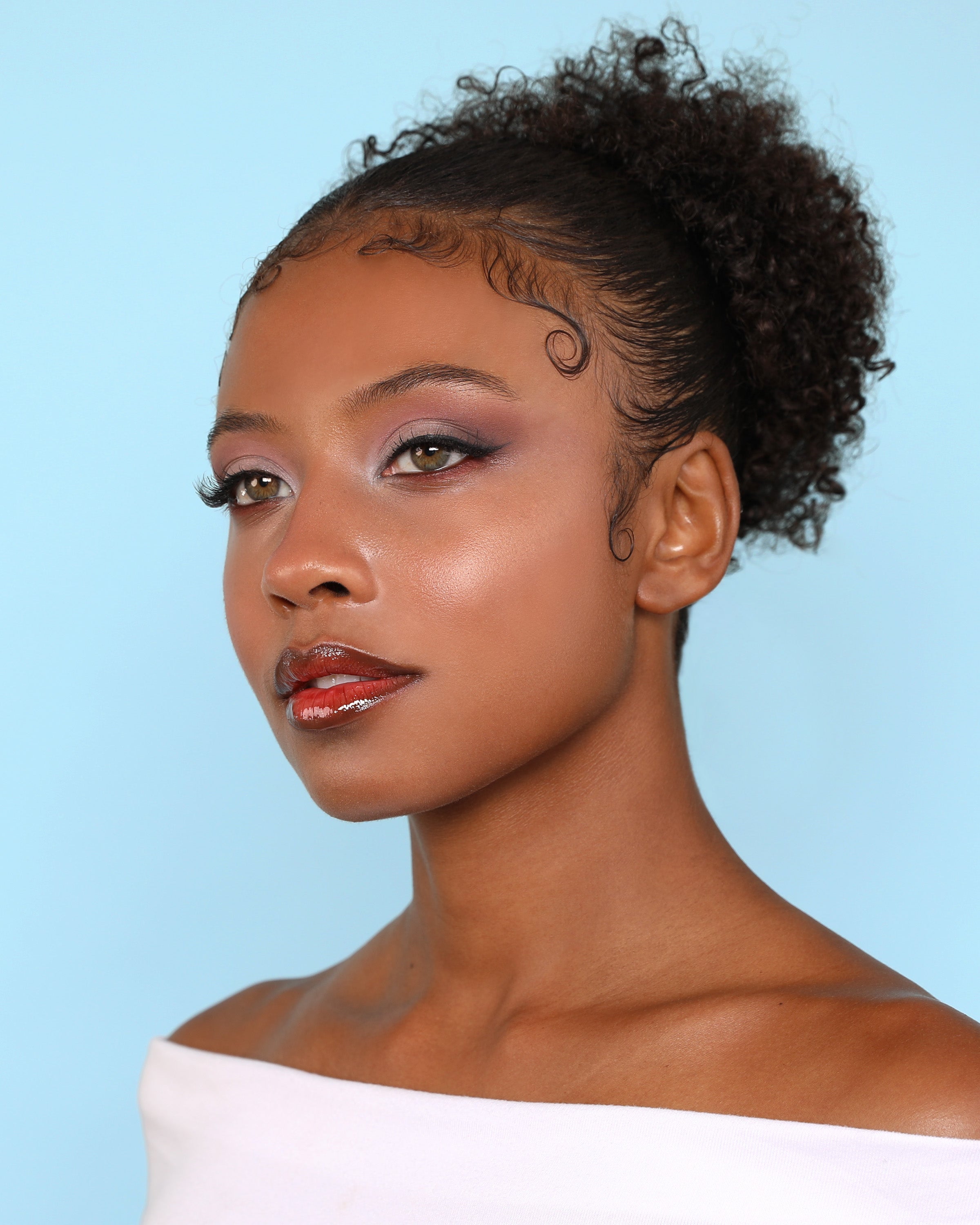 Lip Chic Shimmer Gloss (007, Sleek)