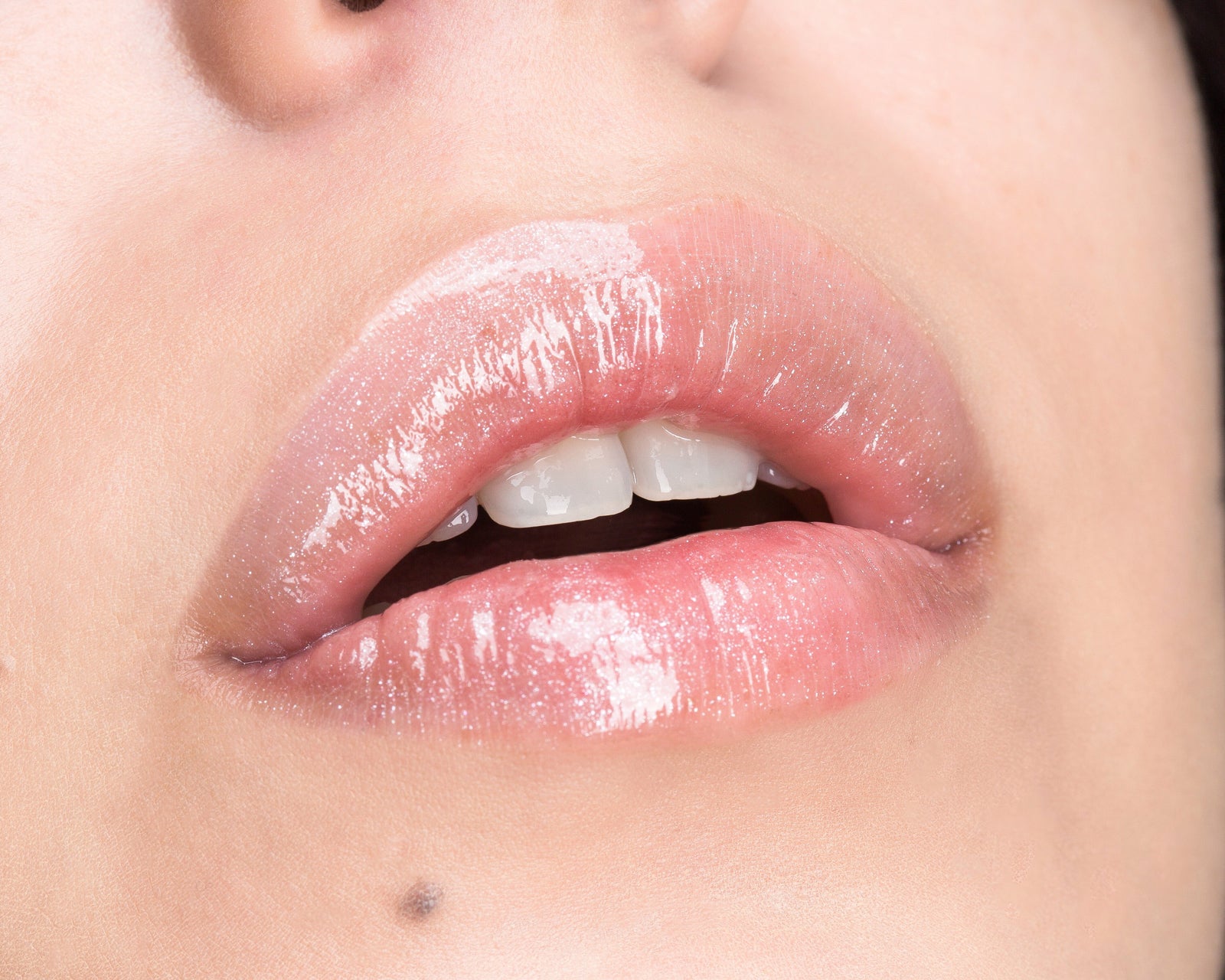 Gloss Affair Lip Gloss (002, Pearly)