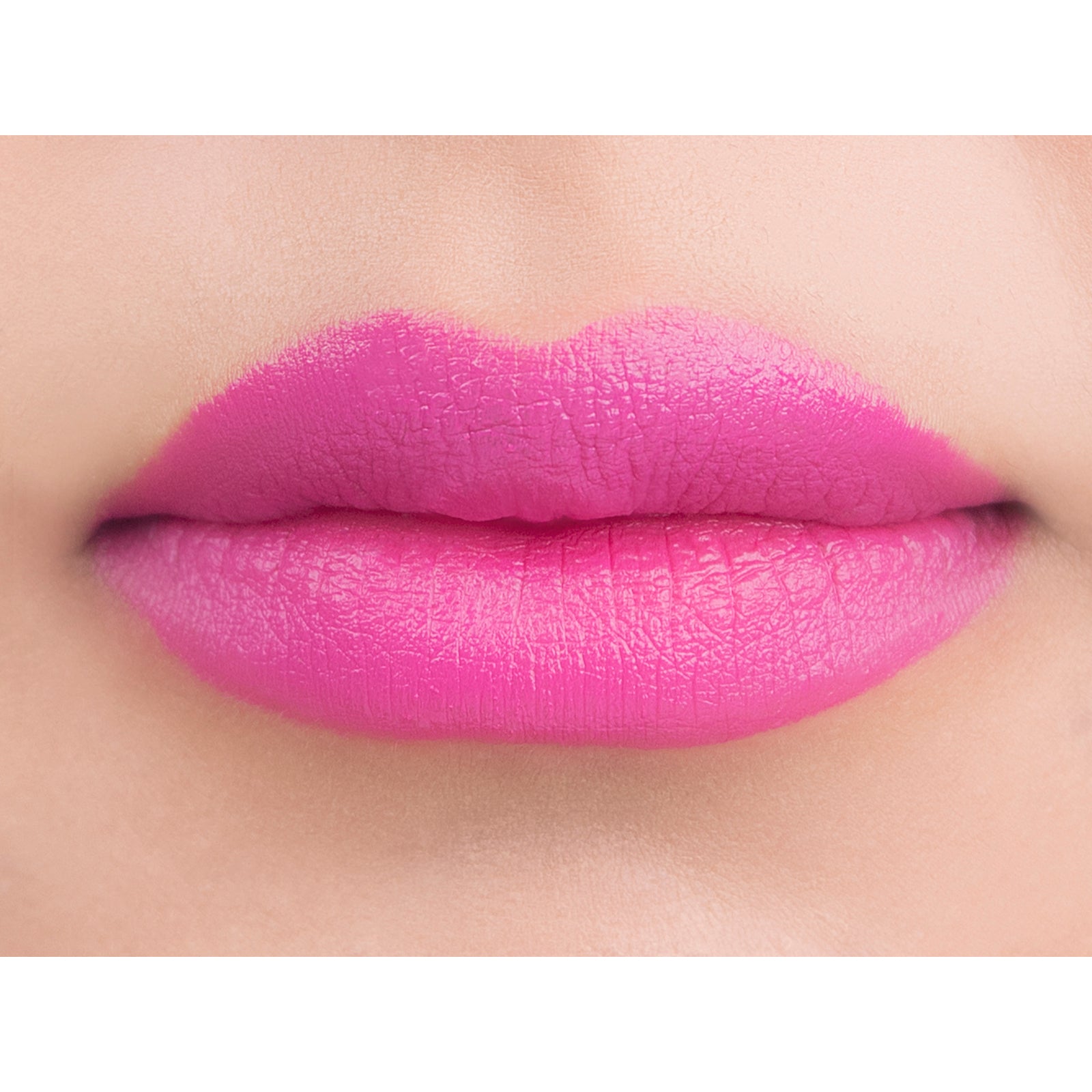 Defiant Creamy Lipstick (010, Haute Pink)